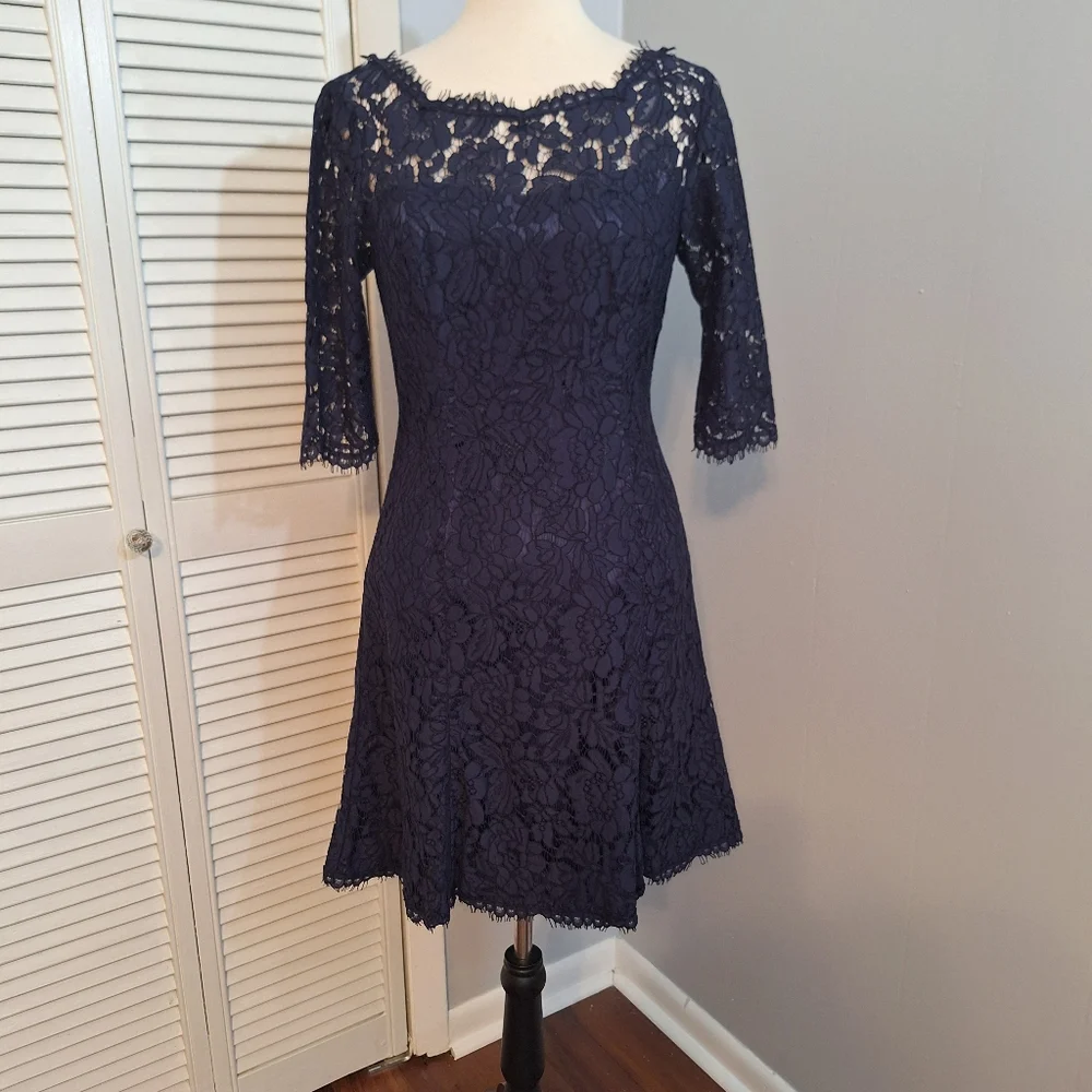 Eliza J elegant Navy Fit Flare Lace Dress Sz 4 *J - Picture 3 of 10